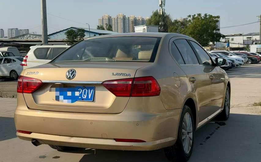 Volkswagen Lavida 9