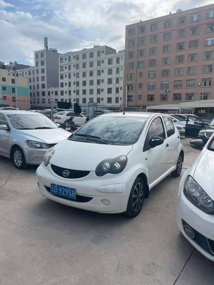 BYD F0