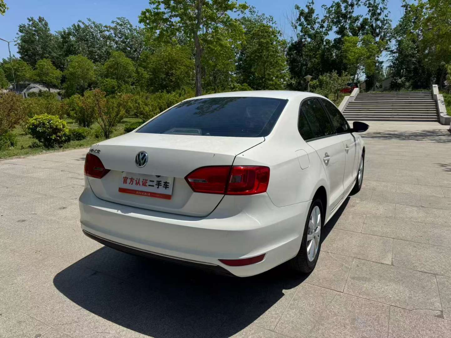 Volkswagen Sagitar 2013 1.6L Automatic Manual 9