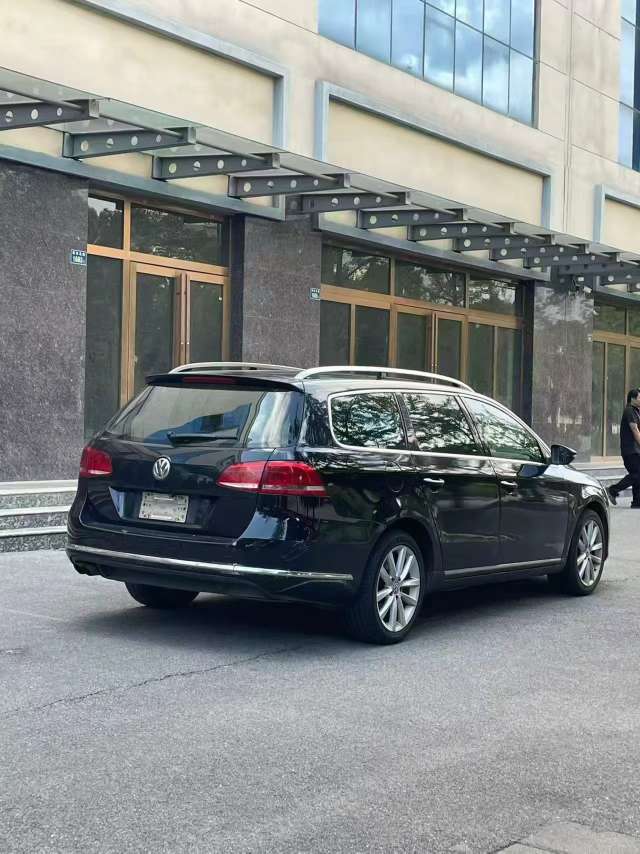 Volkswagen Magotan 2.0T Wagon 9
