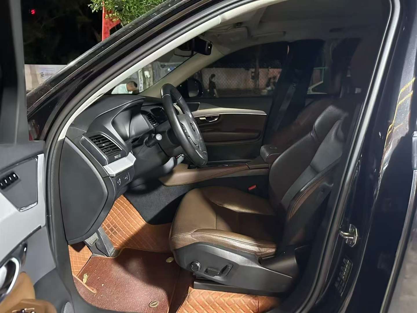 Volvo XC90 T5 Zhixing Luxury Edition 7-Seater 4