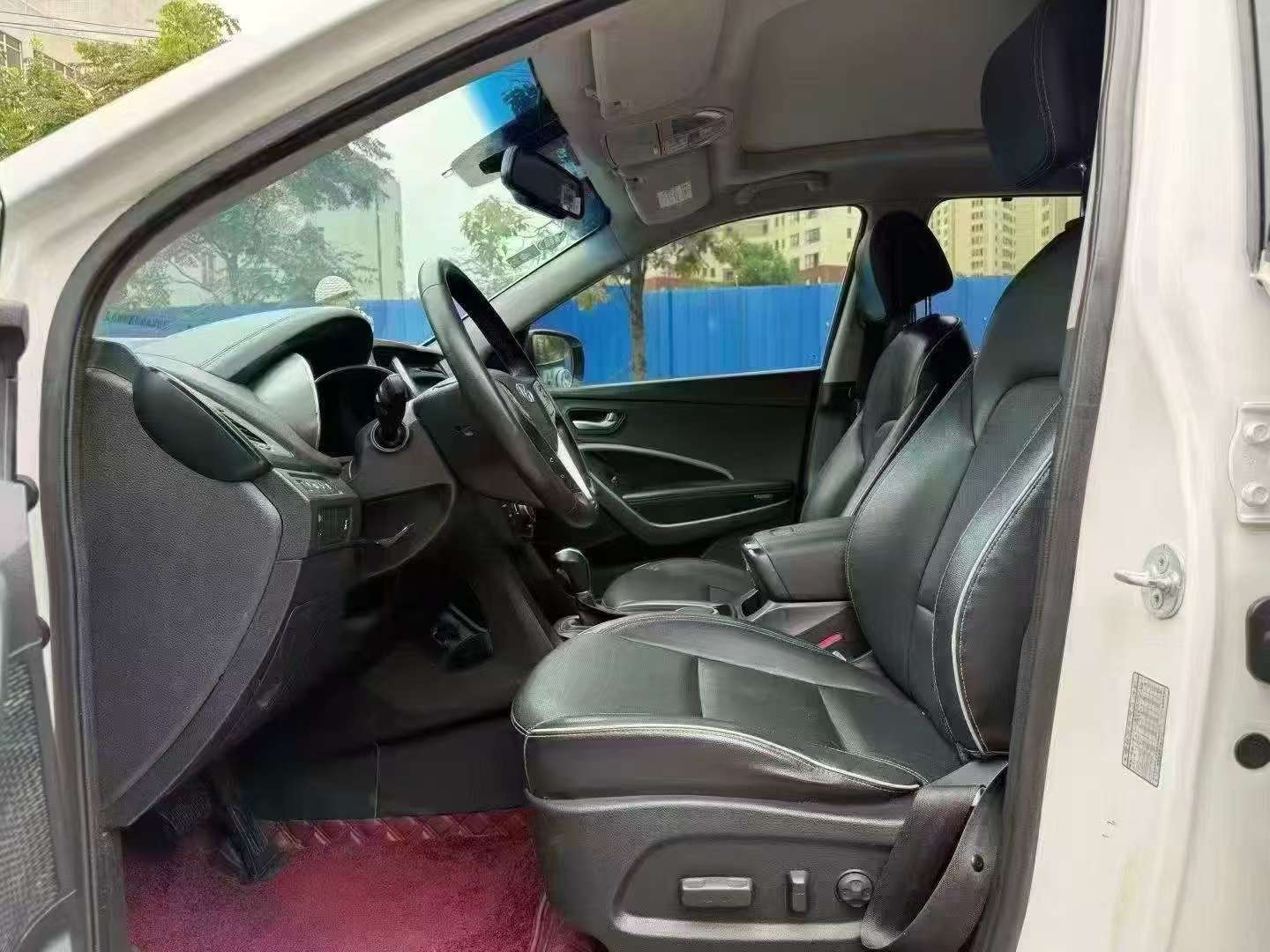 Hyundai Santa Fe 2.0T AWD Intelligent 7-Seater 6