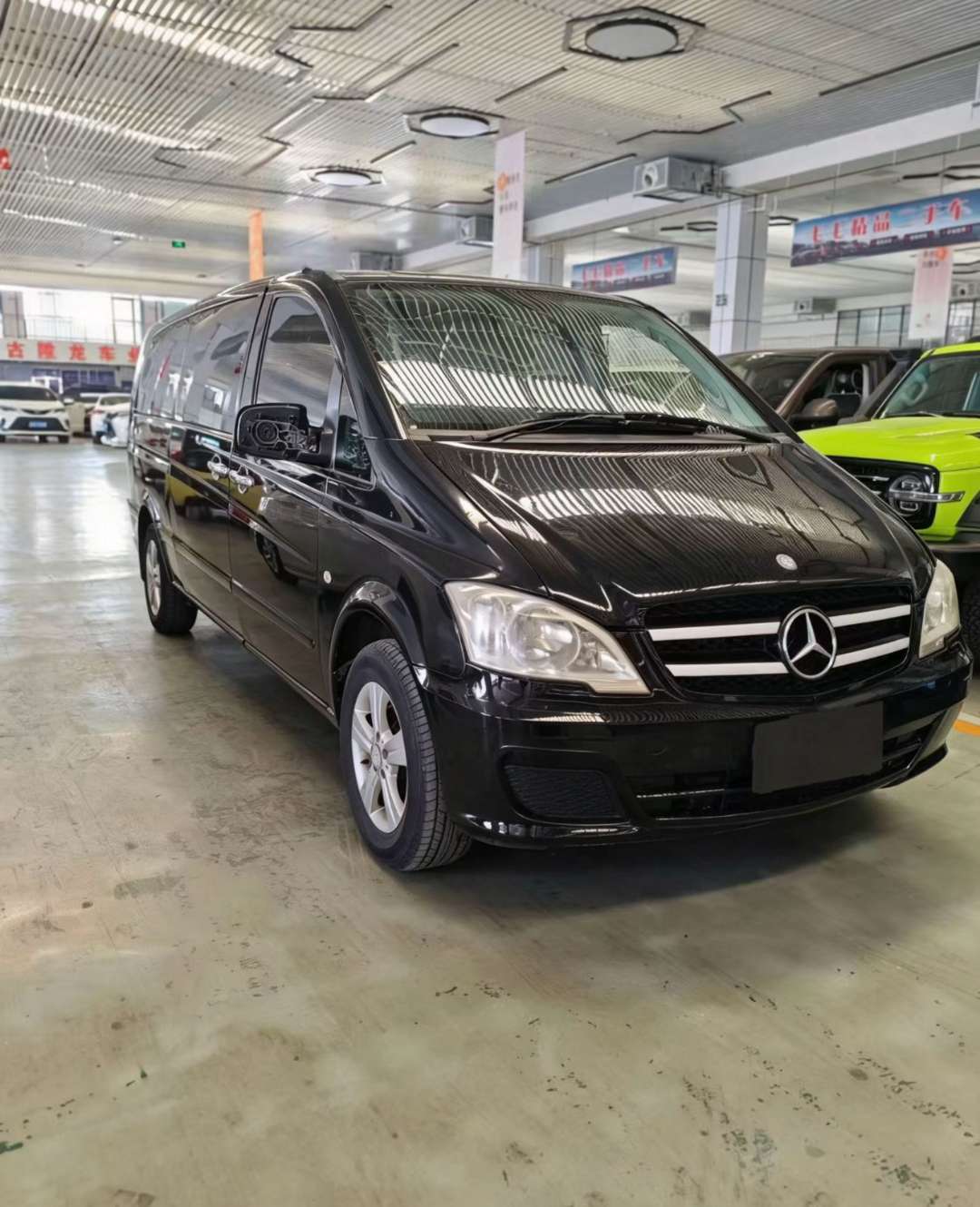 Mercedes-Benz Vito 2