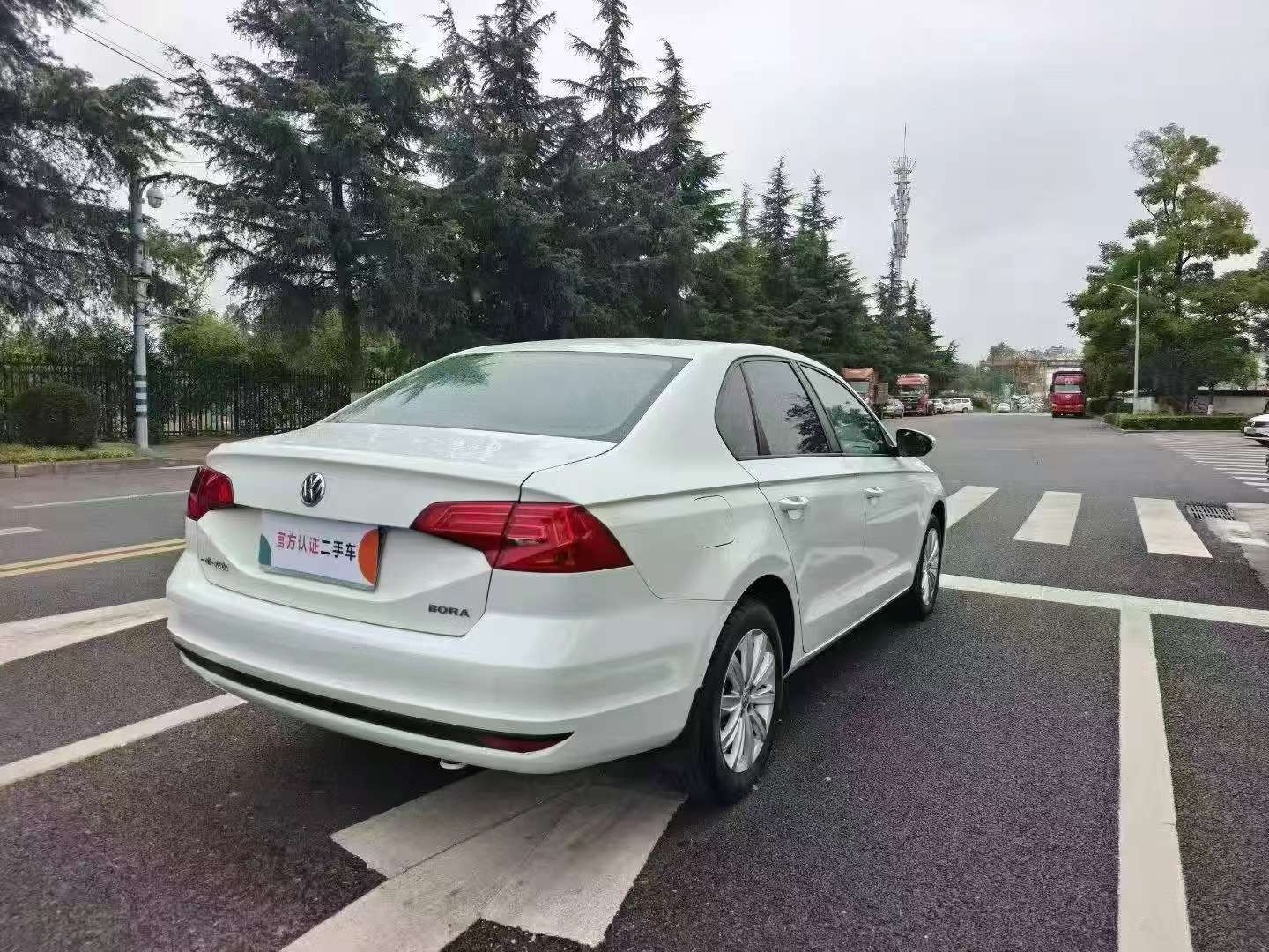 Volkswagen Bora 1.5L Automatic Standard 9