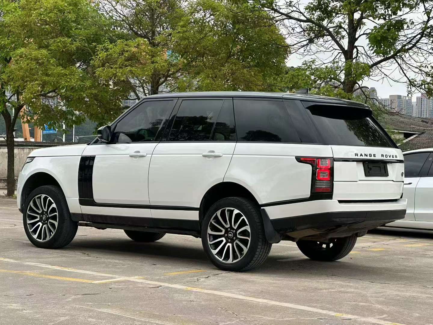 Land Rover Range Rover 3.0T V6 Executive 9