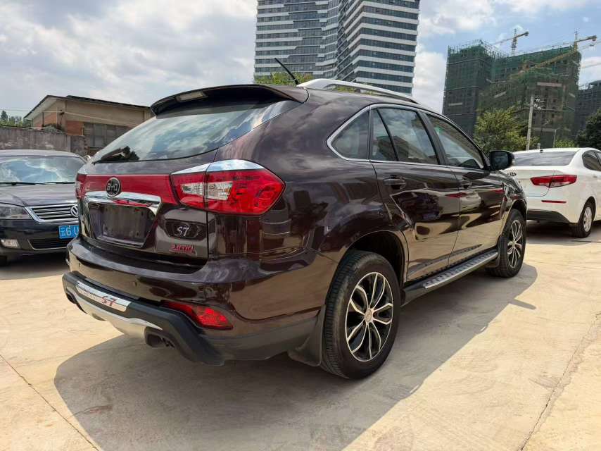 BYD S7 2.0T Automatic 7-Seater 4