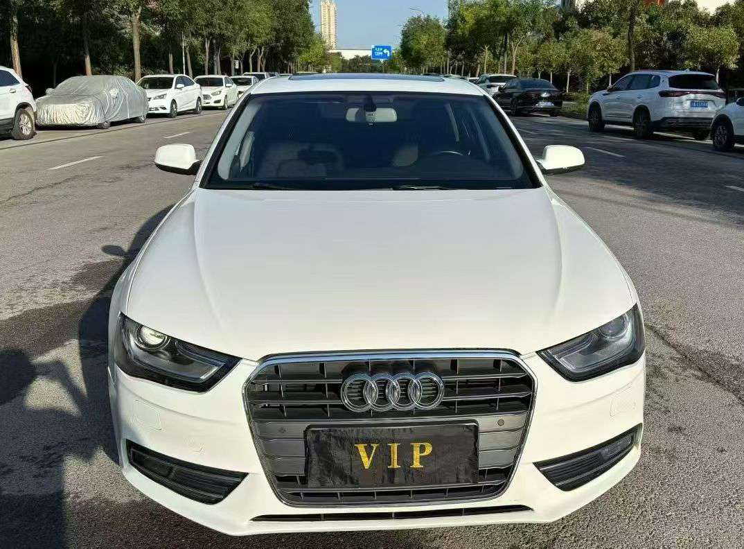 Audi A4L 2.0T Automatic Sunroof