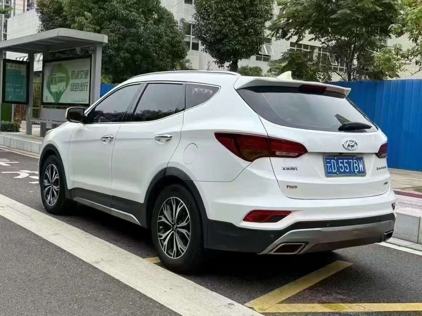Hyundai Santa Fe 2.0T AWD Intelligent 7-Seater 9