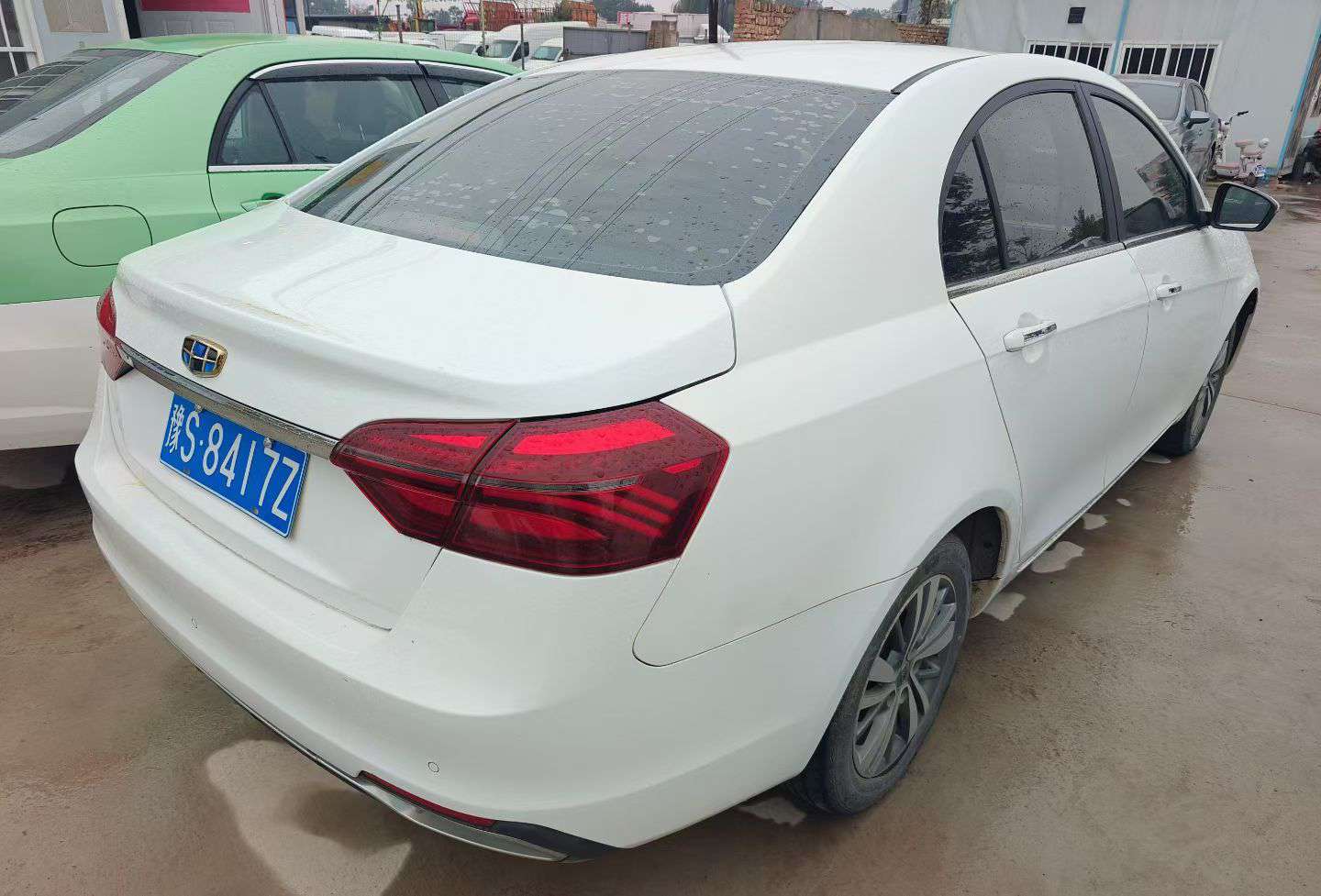 Geely Emgrand 1.5L Manual with Sunroof 9