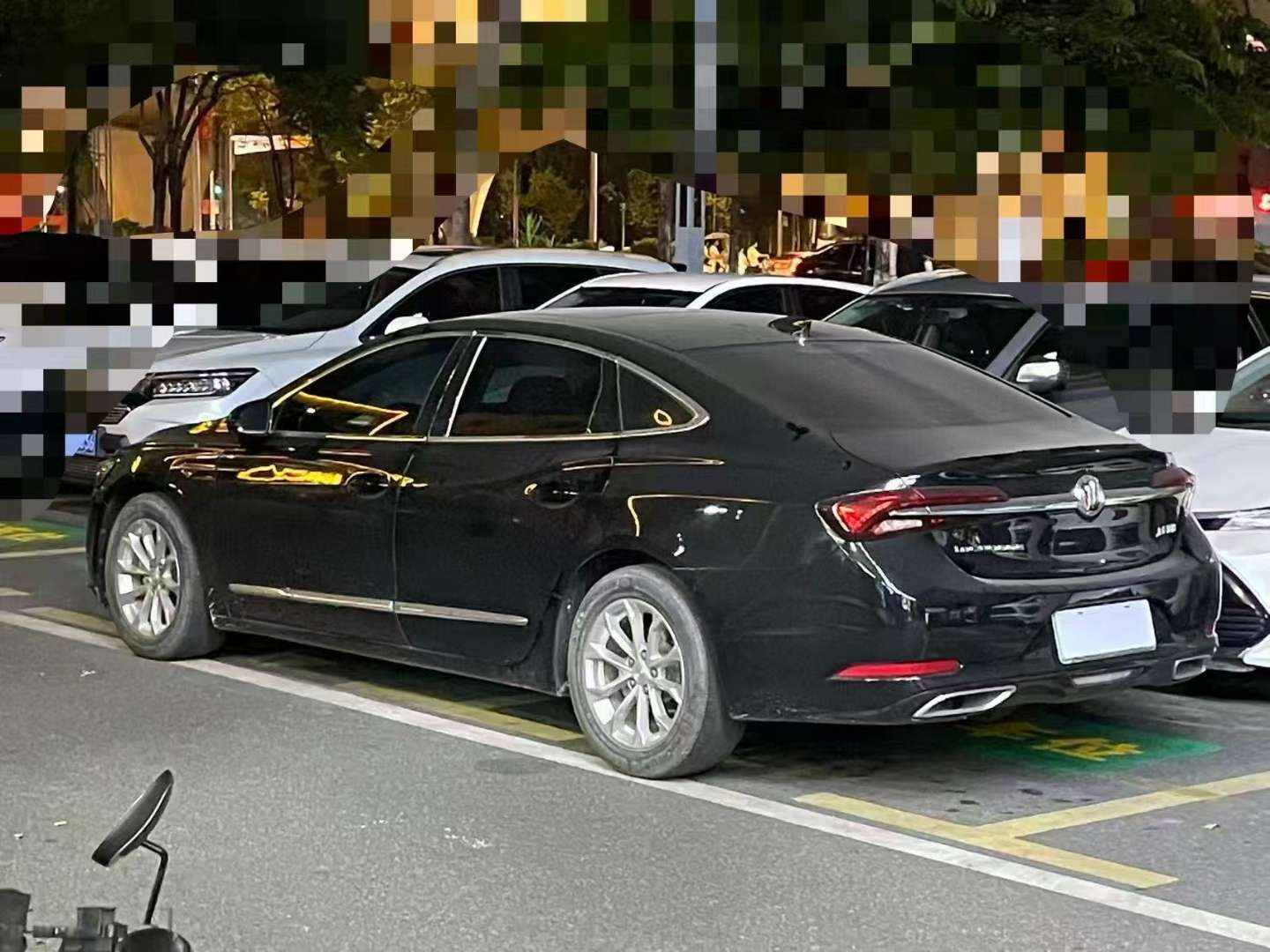 Buick LaCrosse 552T Luxury 2