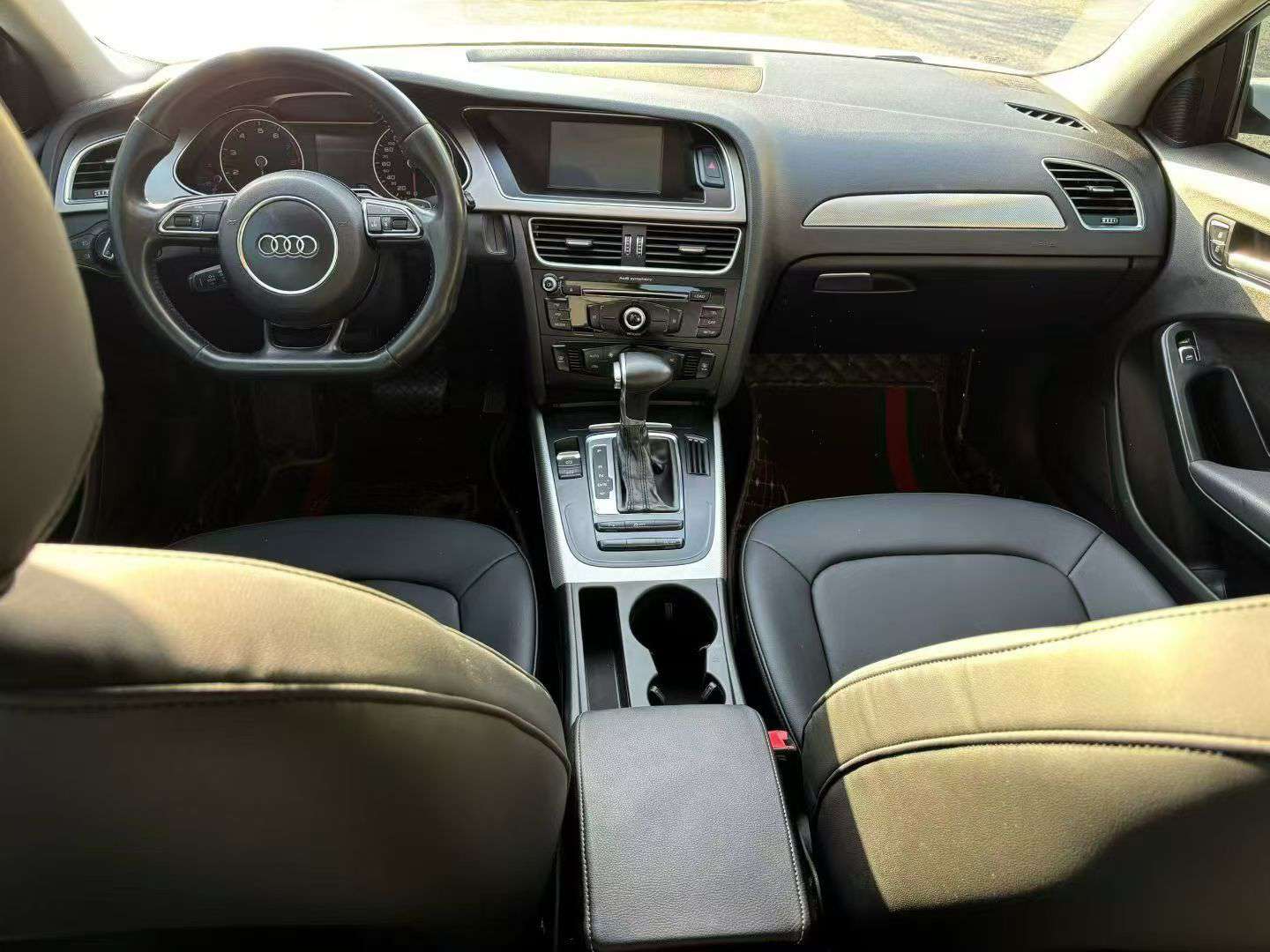 Audi A4L 2.0T Automatic Sunroof 5