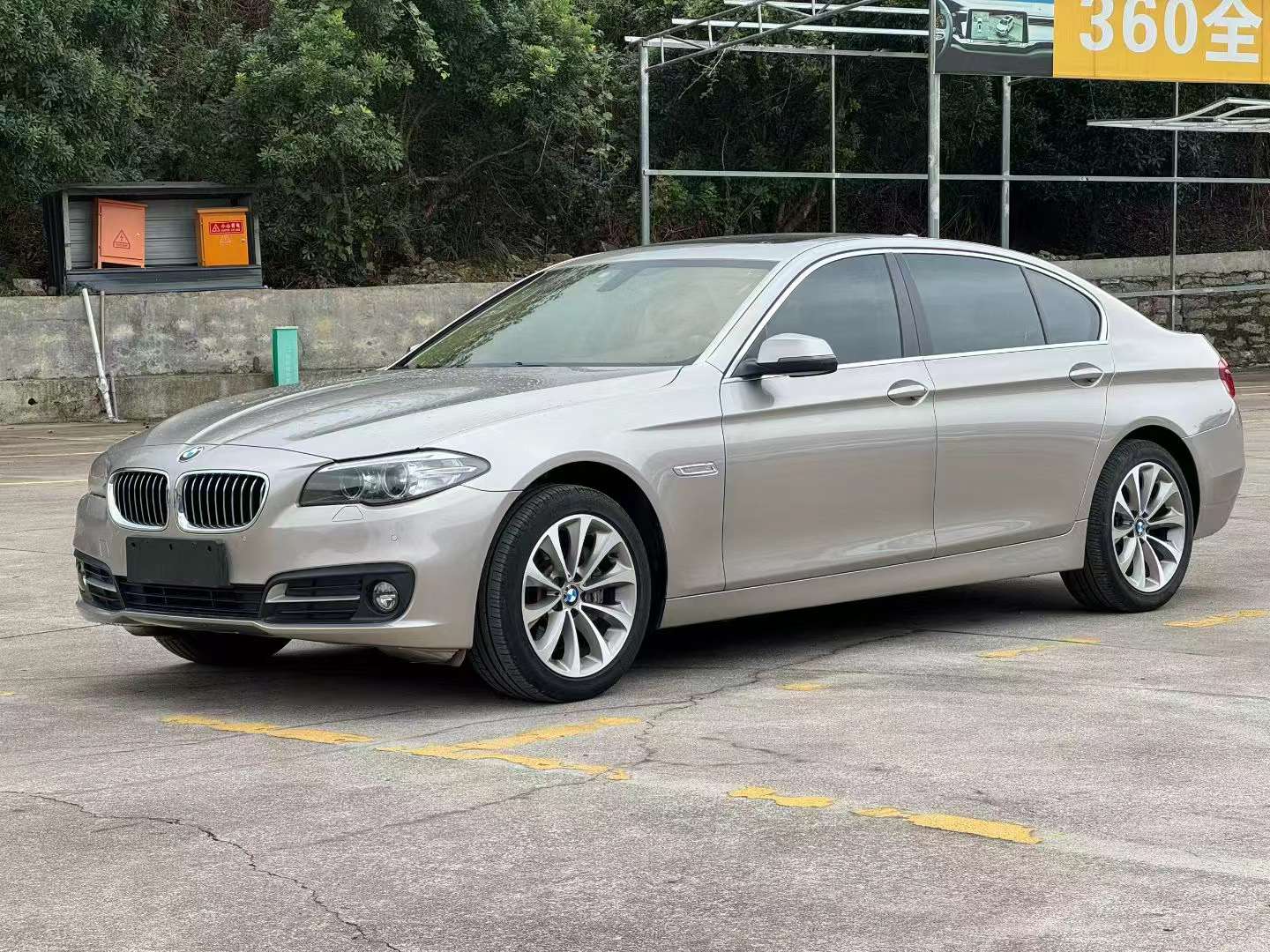 BMW 5 Series 528Li