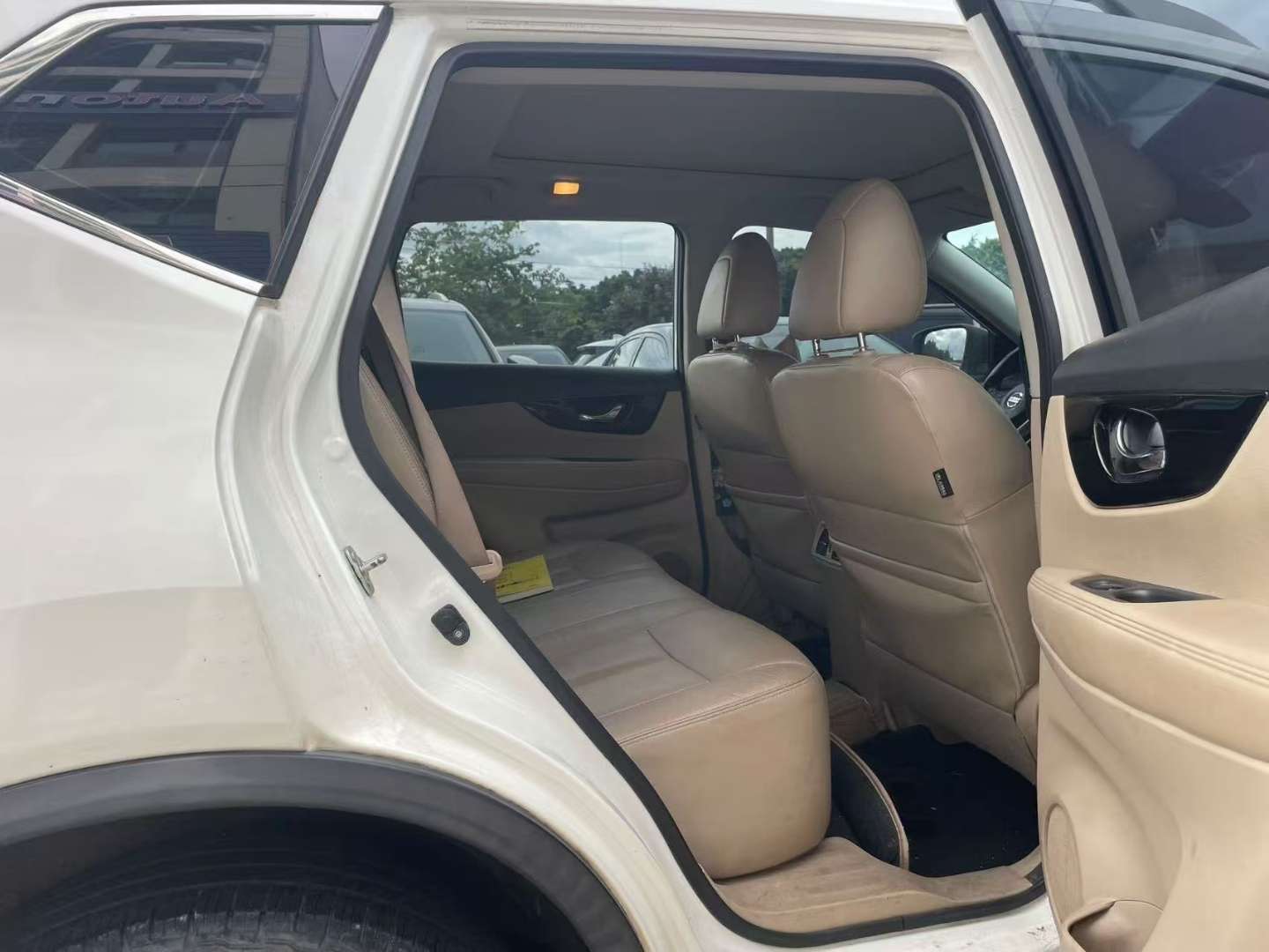 Nissan X-Trail 2.0L CVT 2WD Intelligent Connectivity 5-Seater Comfort 7