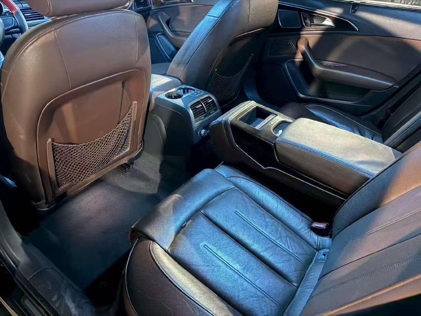 Audi A6 2.5L Automatic Sunroof Four-Seat Heating Hot/Cold Cup Holder 5