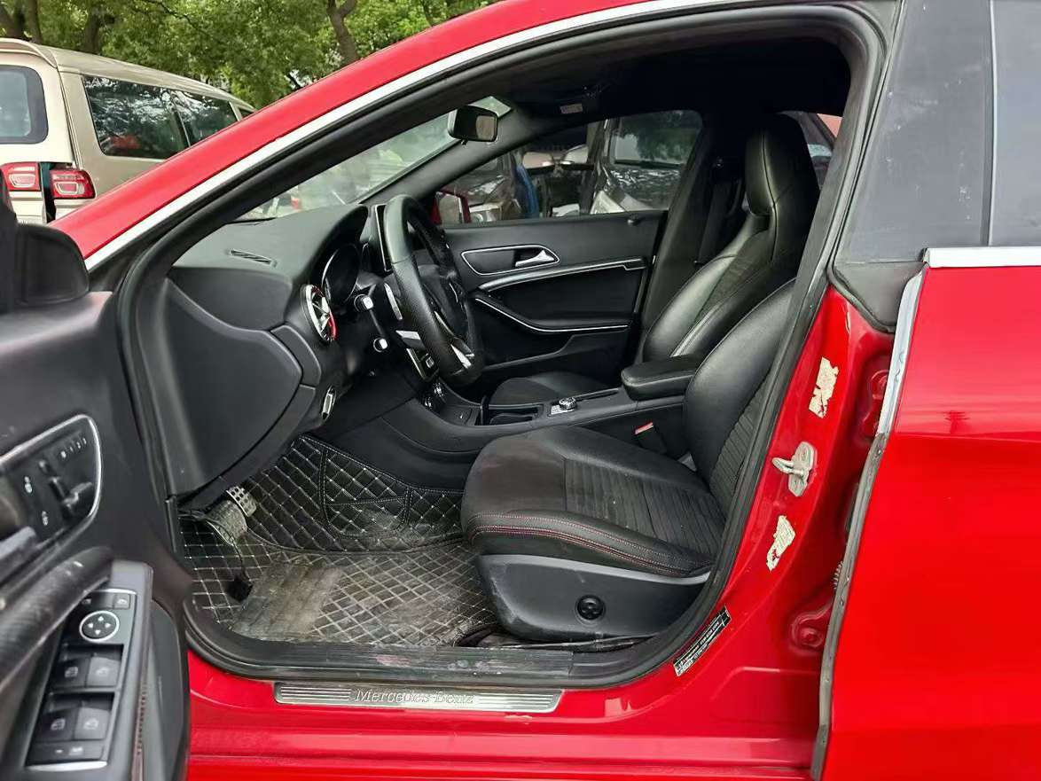 Mercedes-Benz CLA CLA220 2.0T AWD 5
