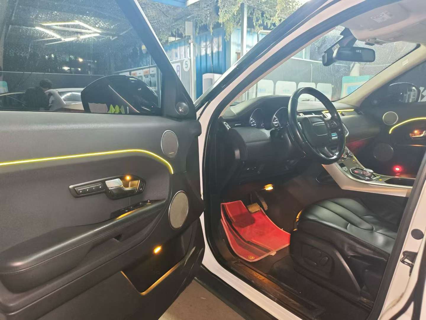 Land Rover Range Rover Evoque 2.0T 5-door Zhiyao Edition 4