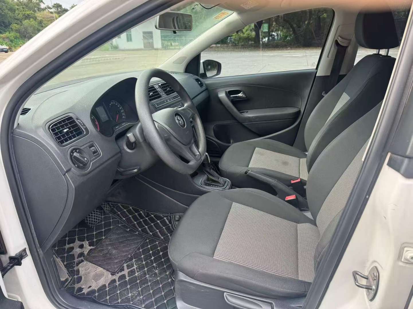 Volkswagen POLO 6