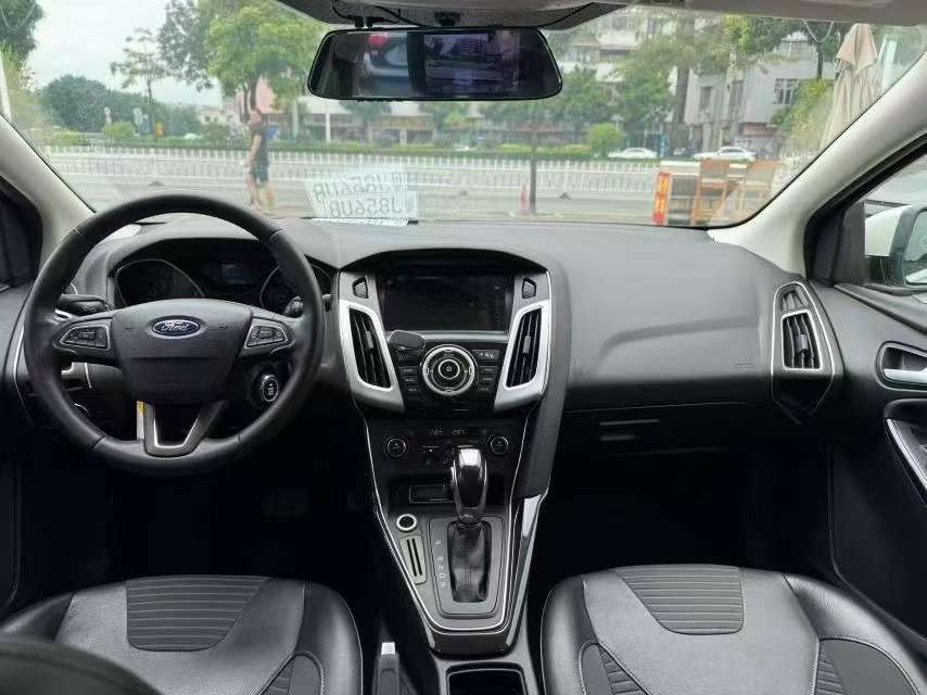 Ford Focus Sedan 1.6L Automatic Trend Edition 6