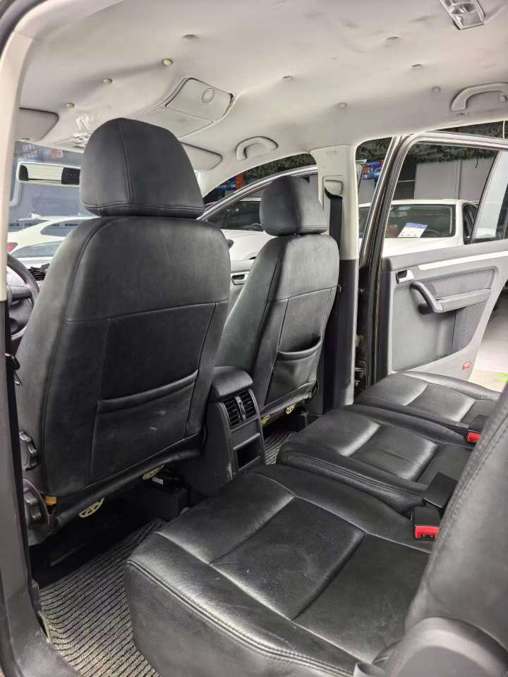 Volkswagen Touran 5