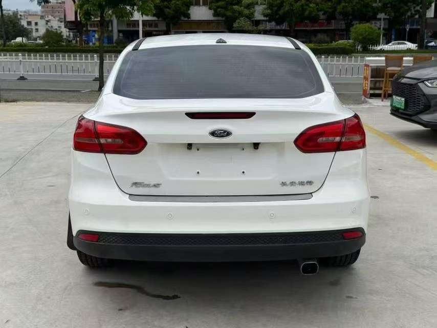 Ford Focus Sedan 1.6L Automatic Trend Edition 3