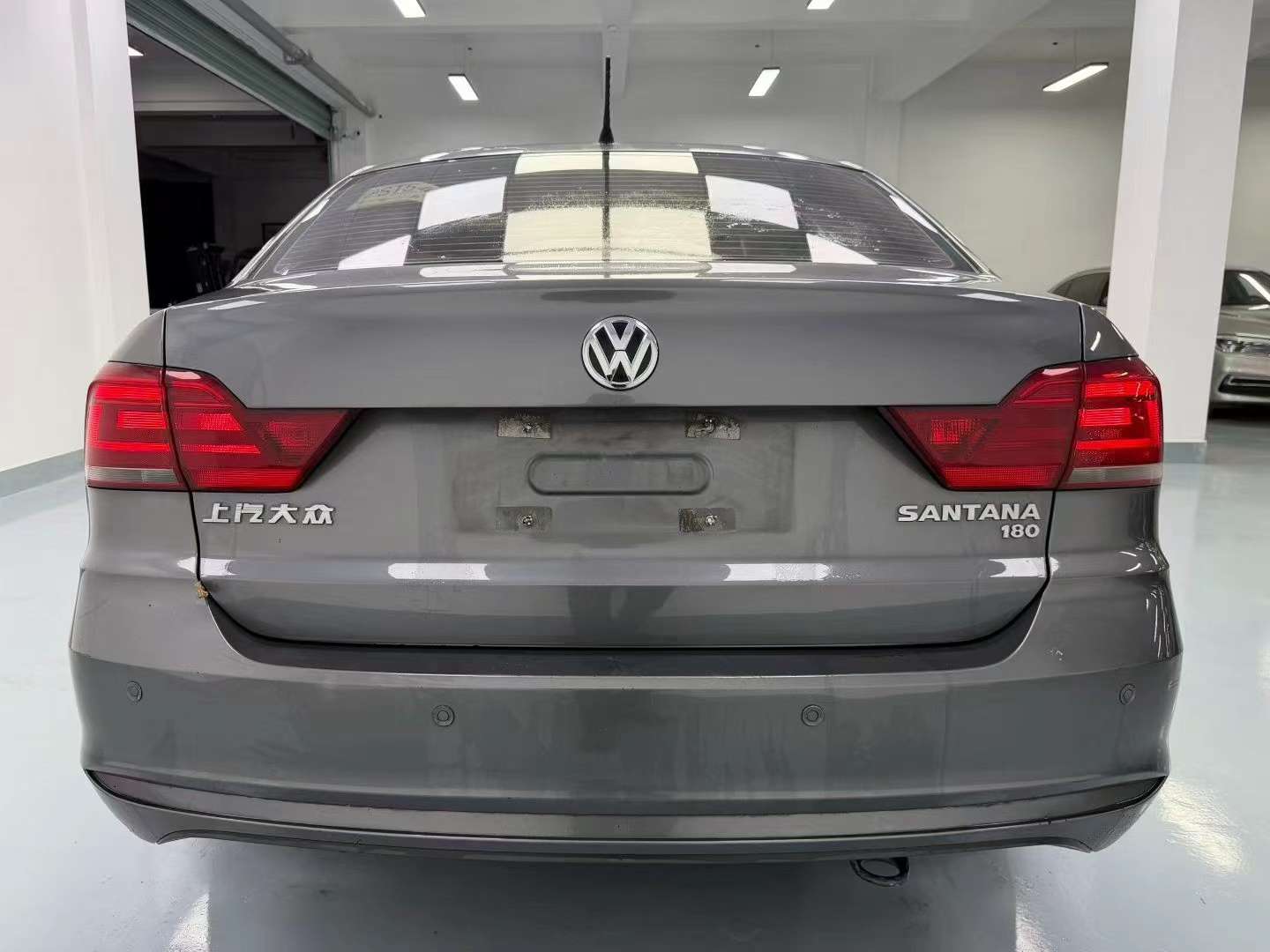 Volkswagen Santana 5