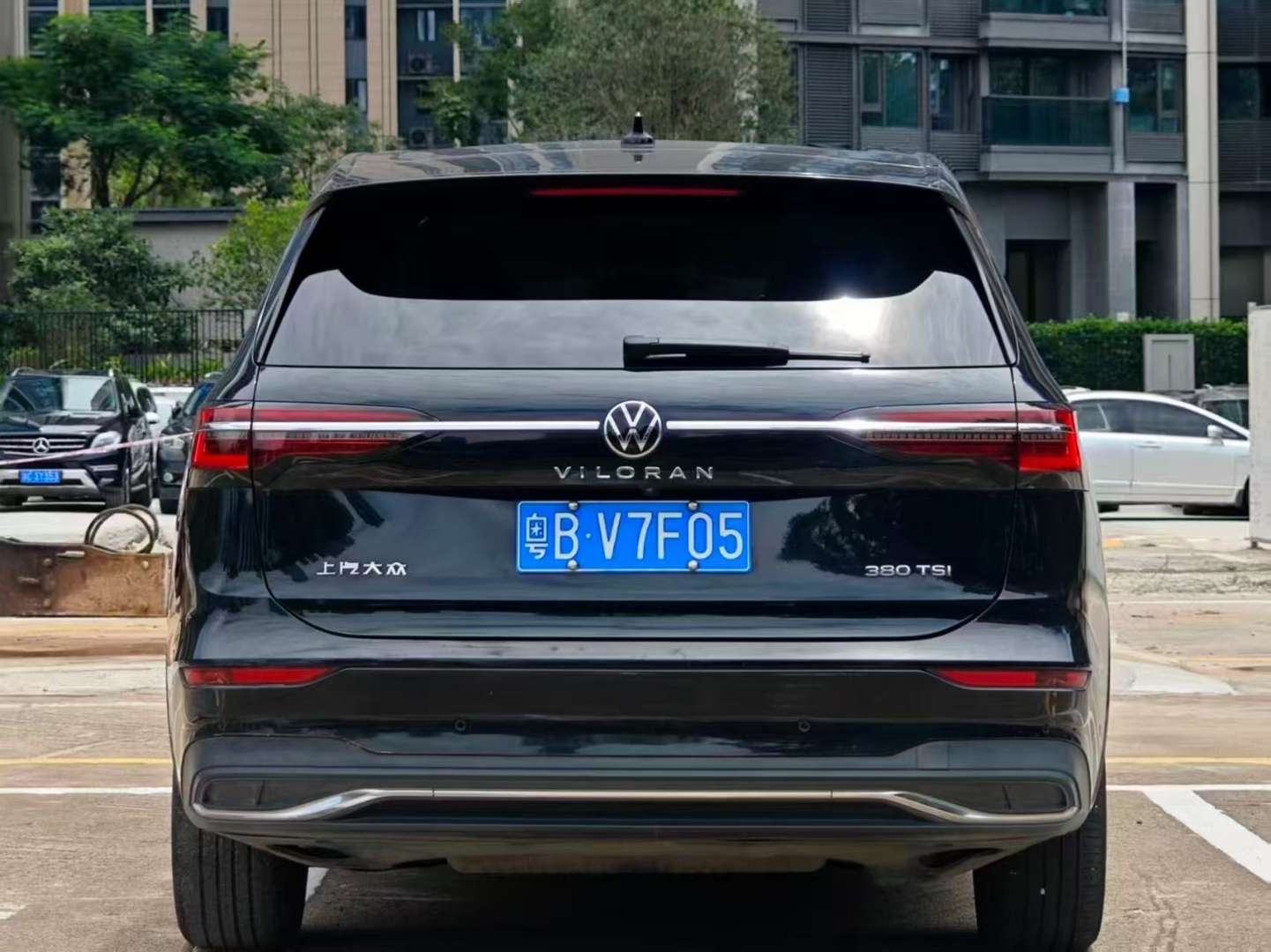 Volkswagen Viloran 2022 2.0T 380 Prestige Edition 3