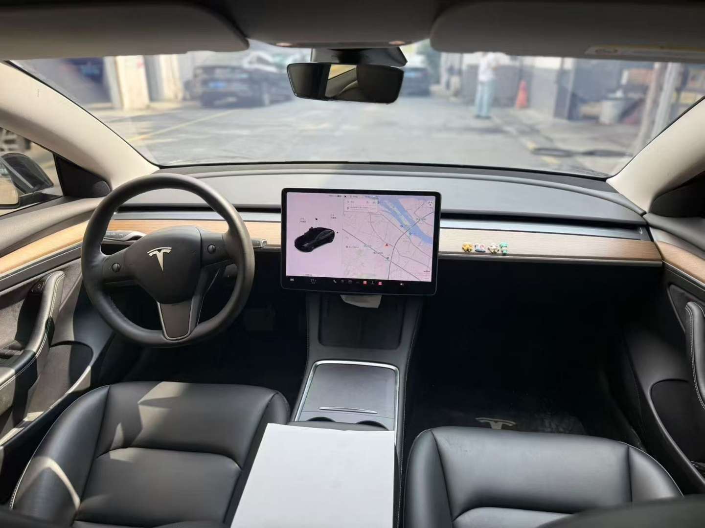 Tesla Model 3 Standard Range Rear-Wheel Drive Plus 8