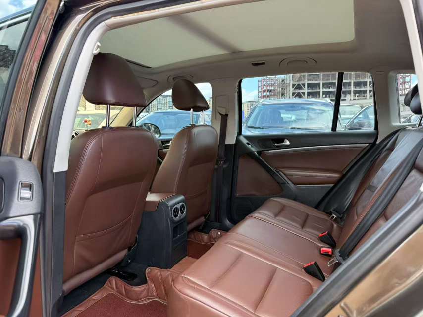 Volkswagen Tiguan 1.8T Automatic 6
