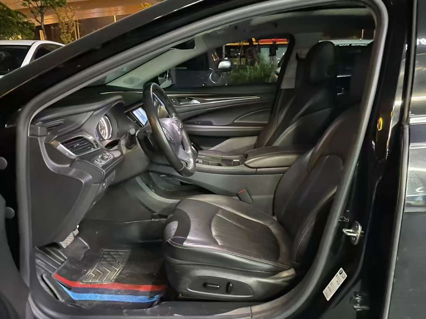 Buick LaCrosse 552T Luxury 5