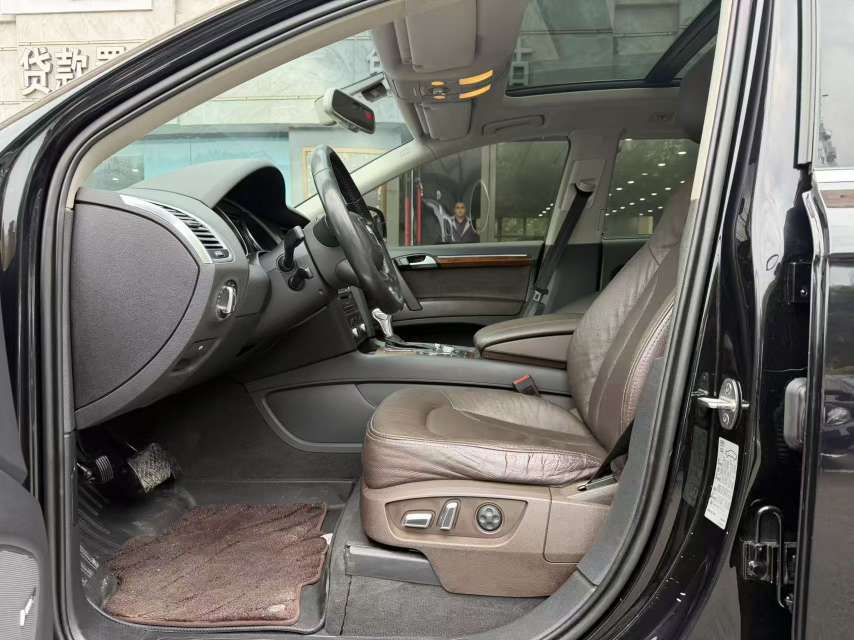 Audi Q7 2015 3.0T AWD Fully Loaded 9
