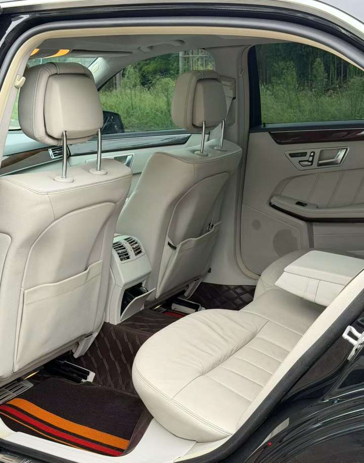 Mercedes-Benz E-Class E260L 1.8T Automatic with Sunroof 6
