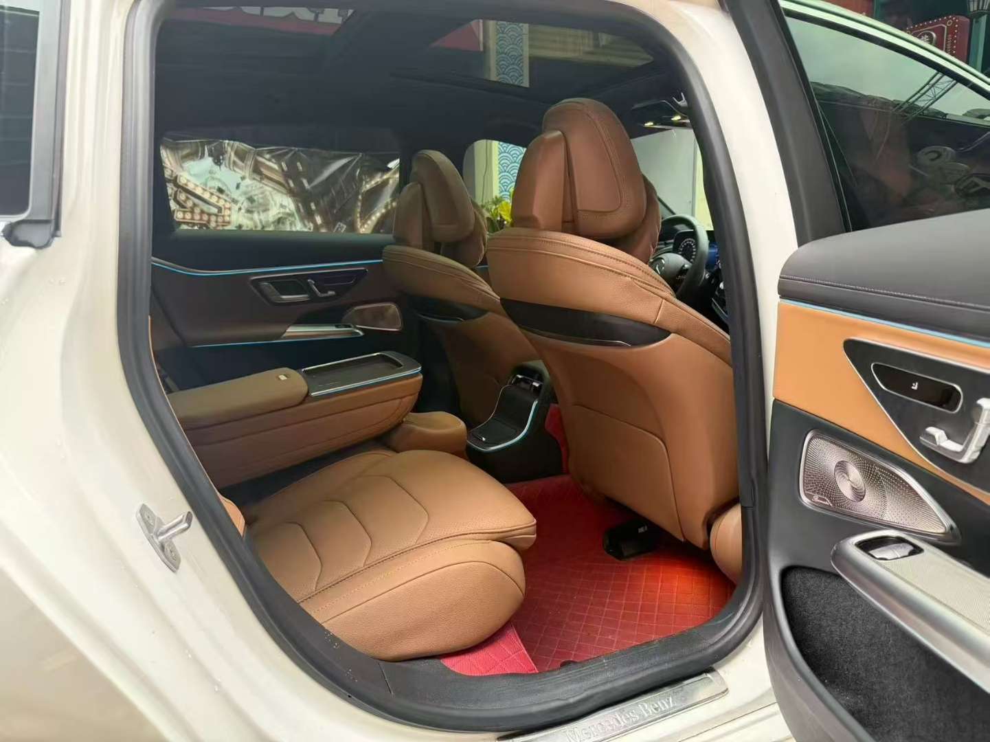 Mercedes-Benz E-Class E300L Facelift Sport Luxury 2.0T 8