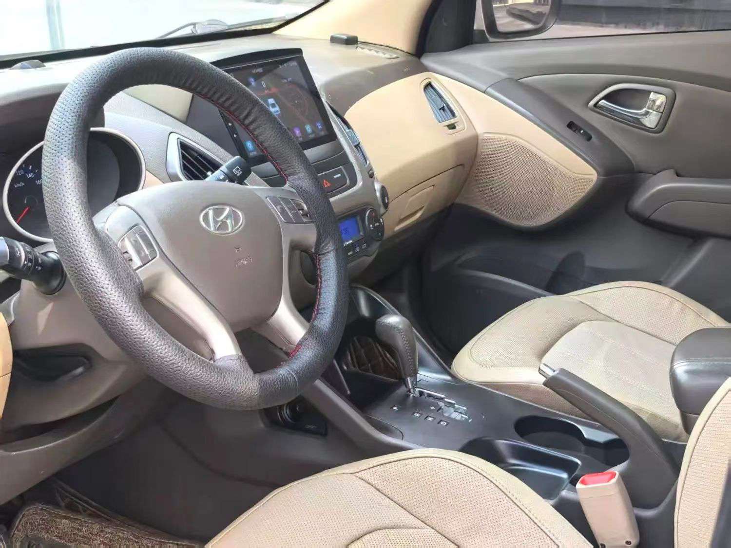 Hyundai ix35 2014 Automatic with Sunroof 4