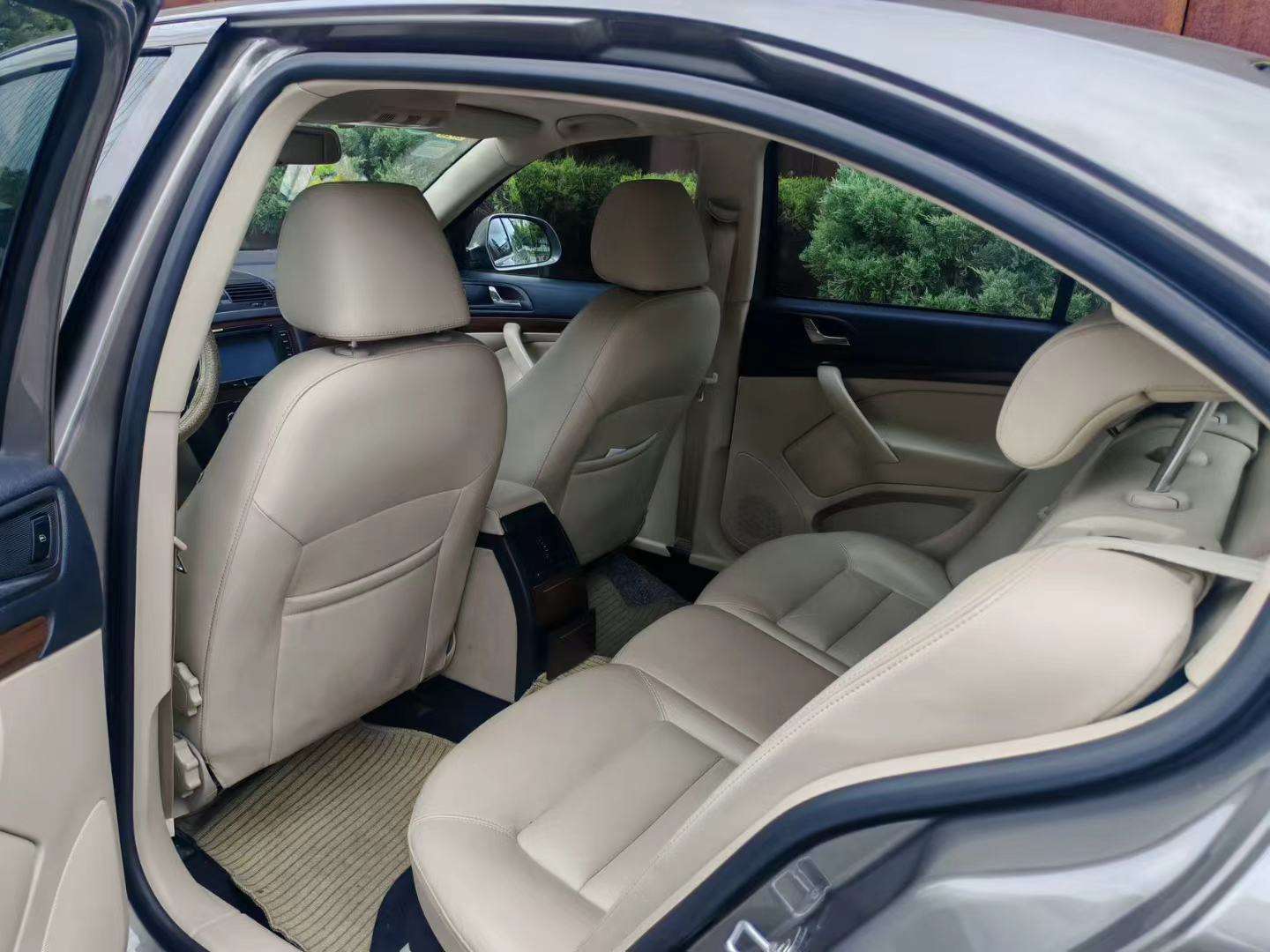 Skoda Octavia 1.6L Yijun Edition 6