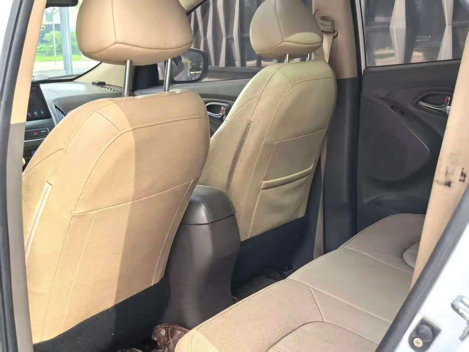 Hyundai ix35 2014 Automatic with Sunroof 6
