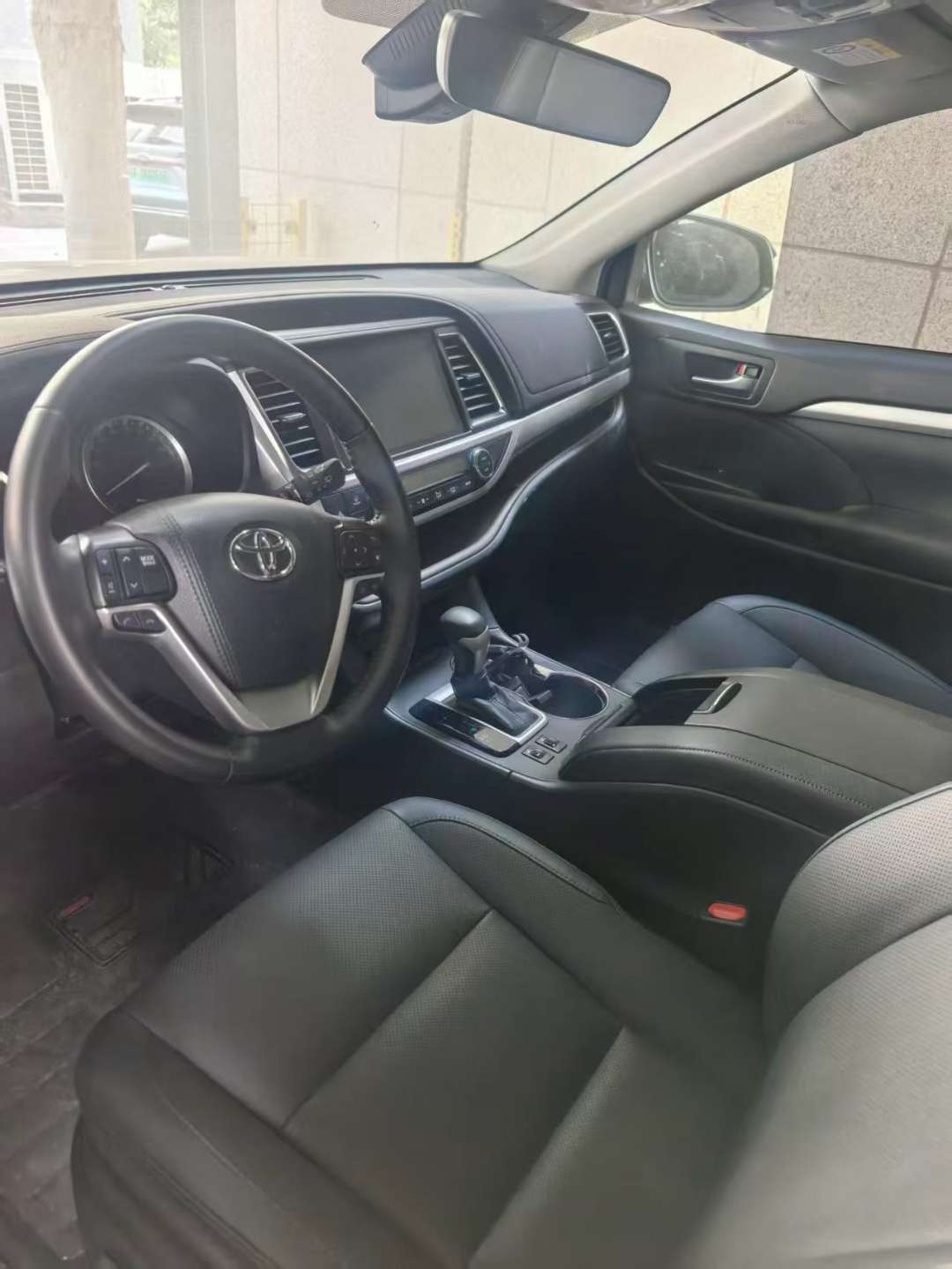 Toyota Highlander 4WD 7-Seater Million Edition 2