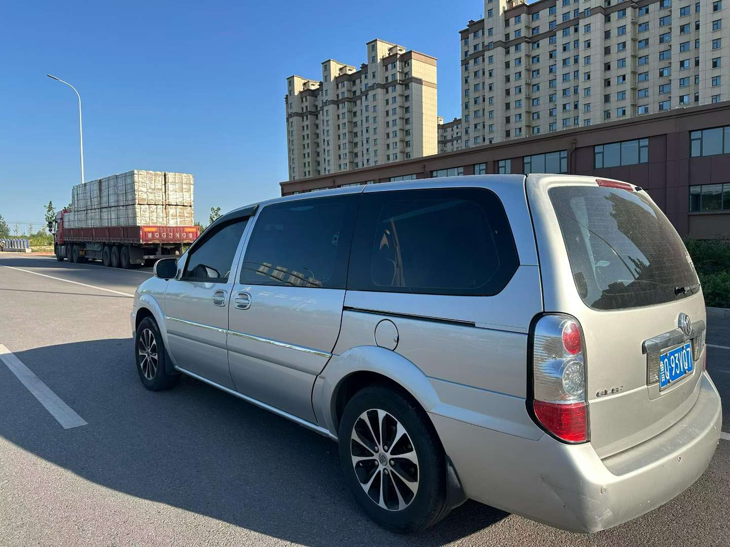 Buick GL8 2