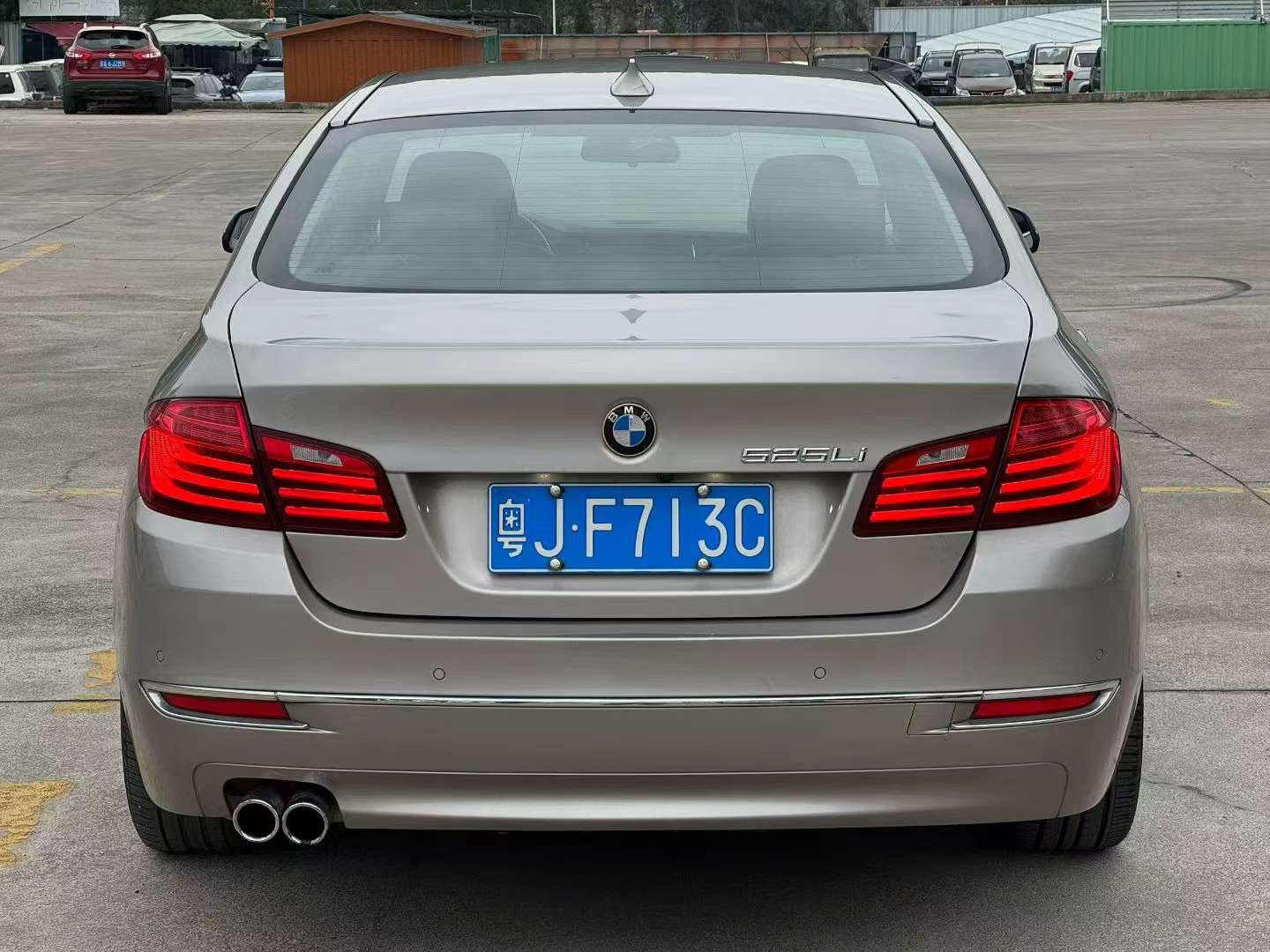 BMW 5 Series 2017 525Li Luxury Edition 8