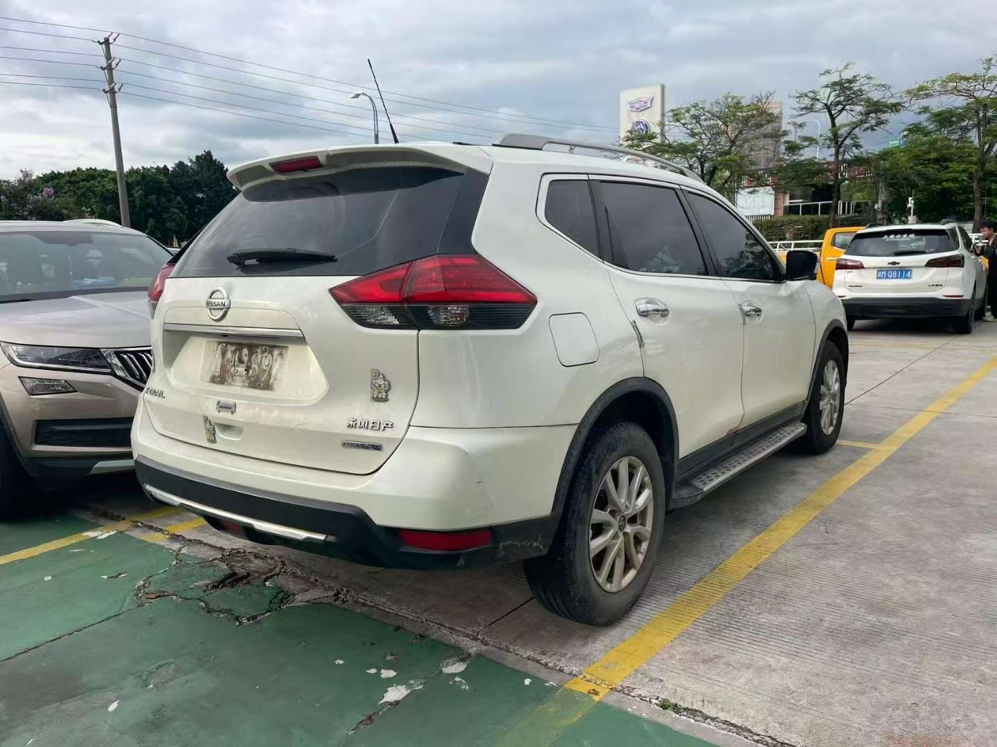 Nissan X-Trail 2.0L CVT 2WD Intelligent Connectivity 5-Seater Comfort 2