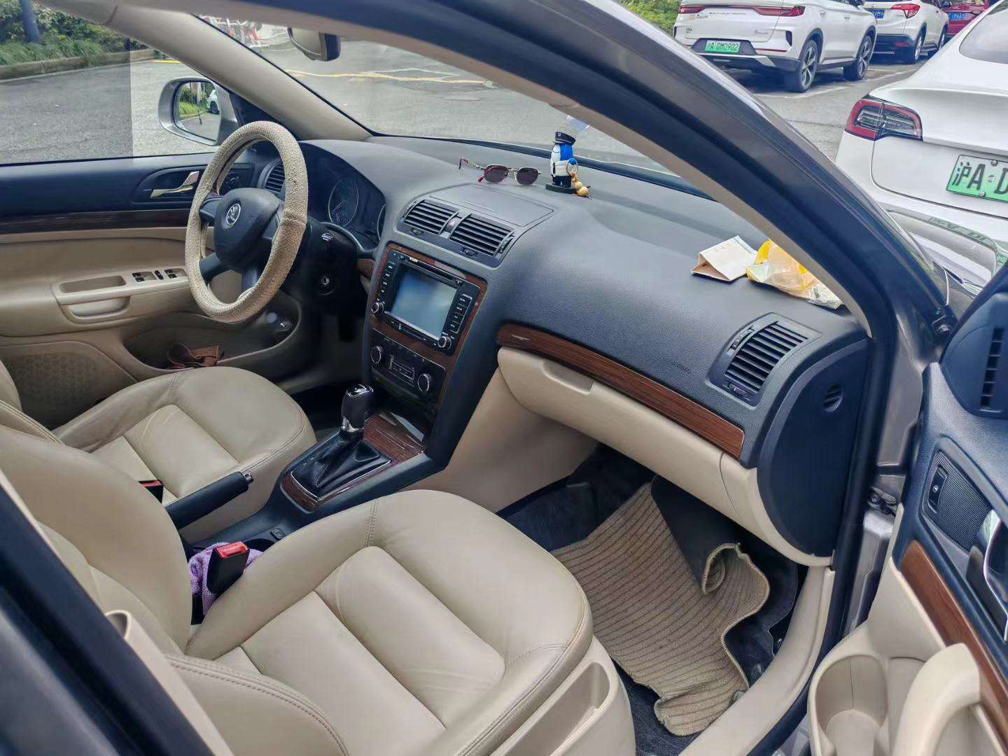 Skoda Octavia 1.6L Yijun Edition 5