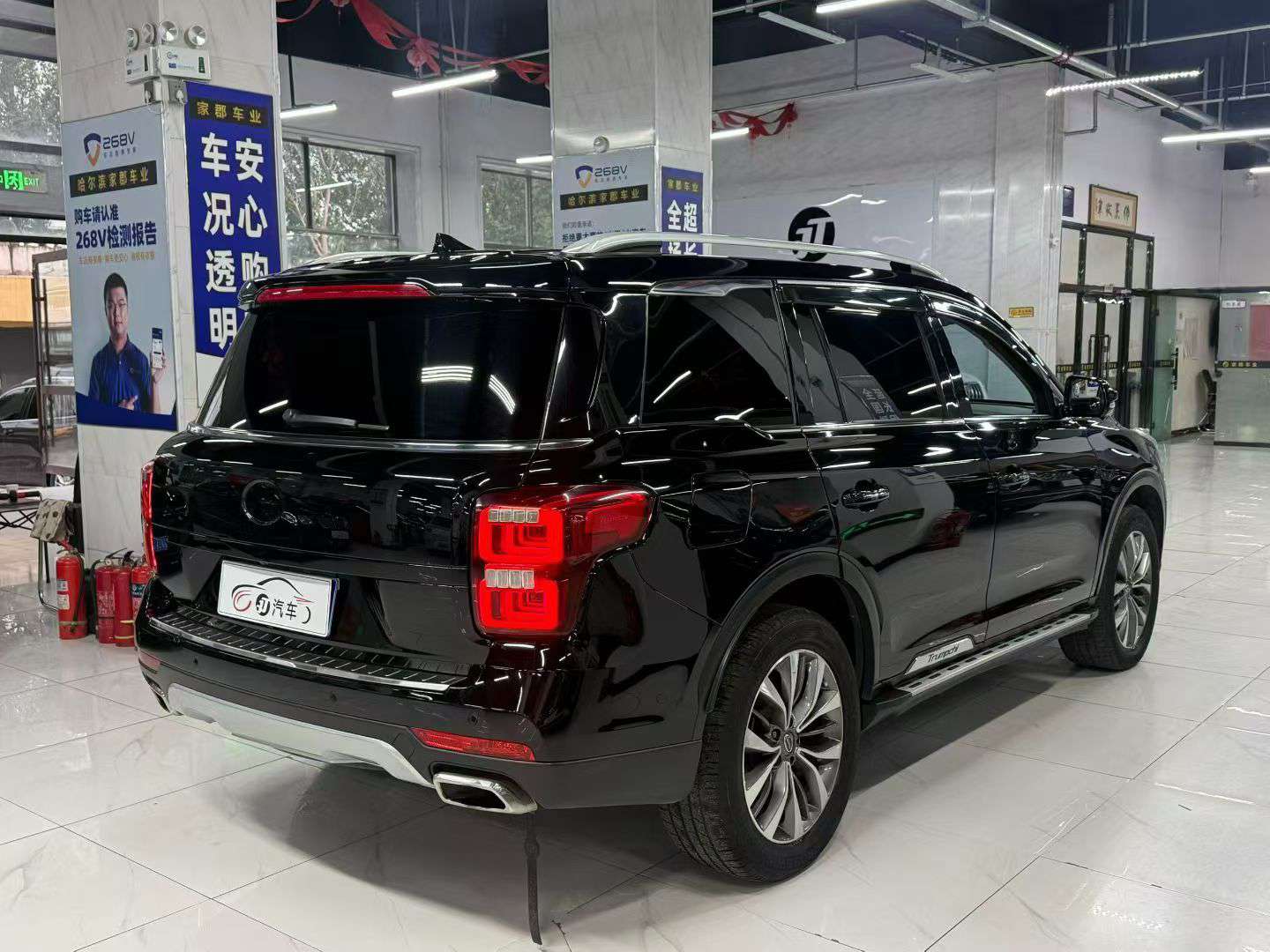 GAC Trumpchi GS8 2017 2.0T AWD 7-Seater Luxury 4