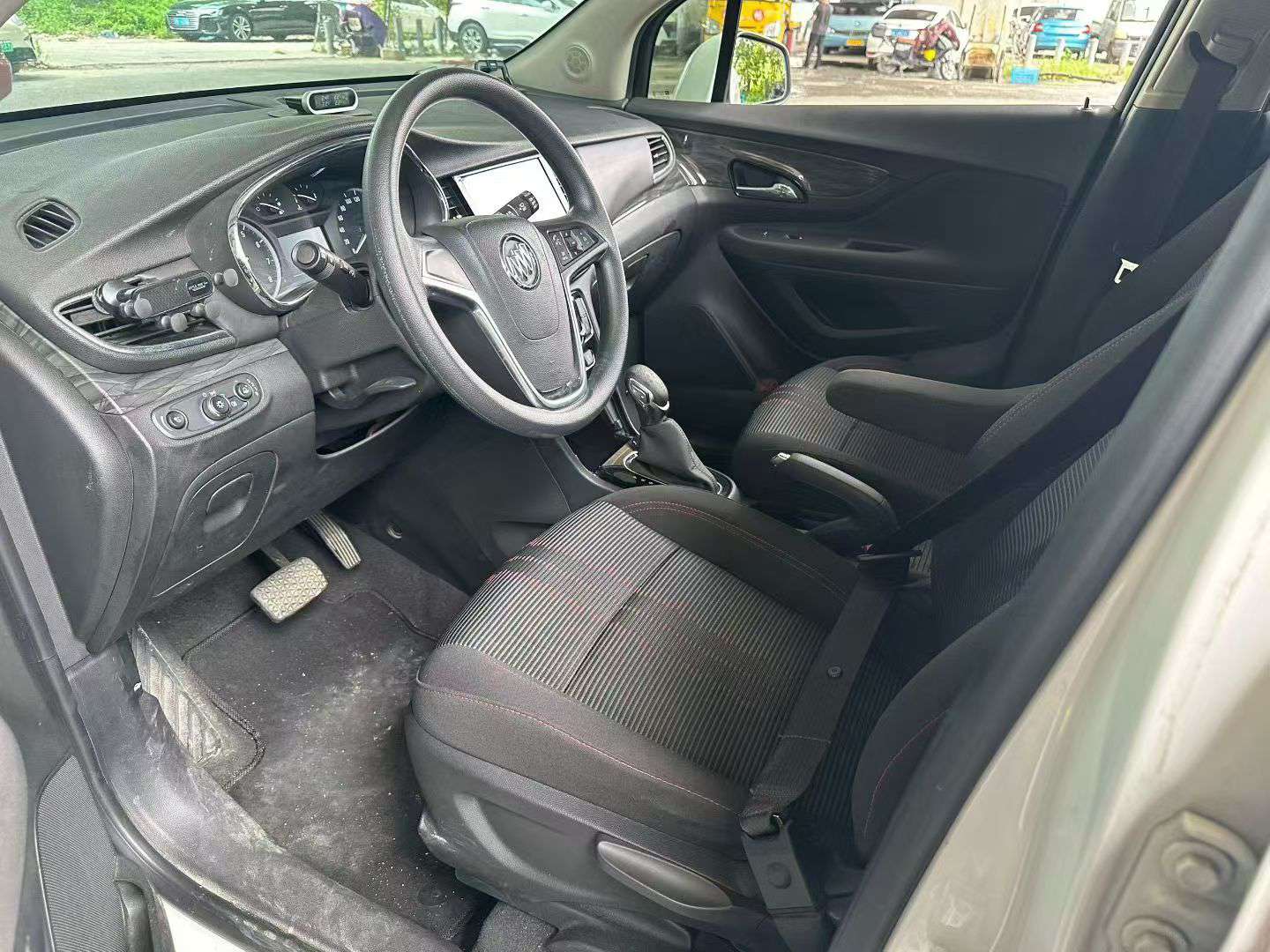 Buick Encore 4