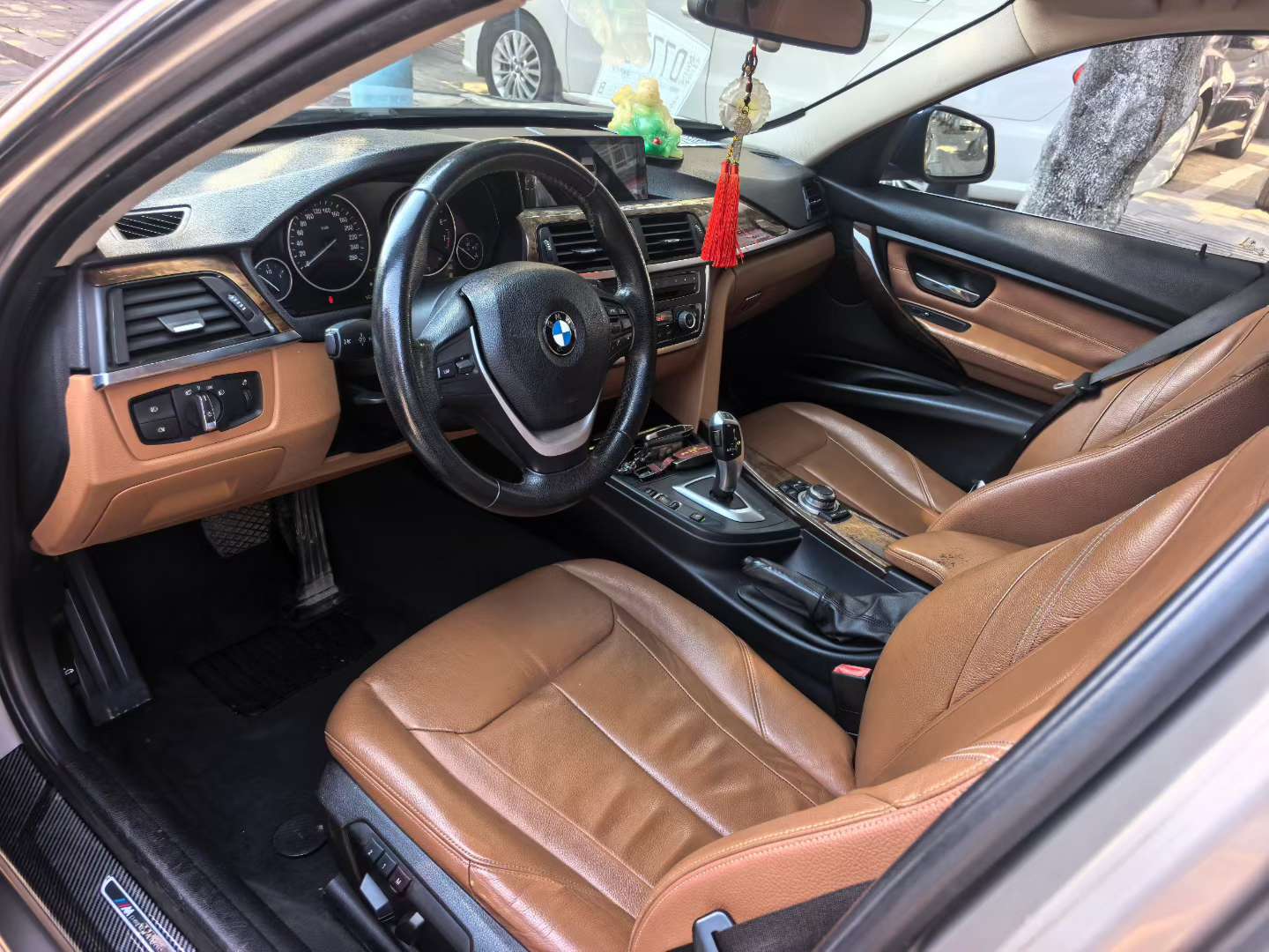 BMW 3 Series 320Li 7