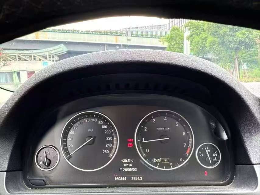 BMW 5 Series 525Li 2.0T Luxury Design Package 8