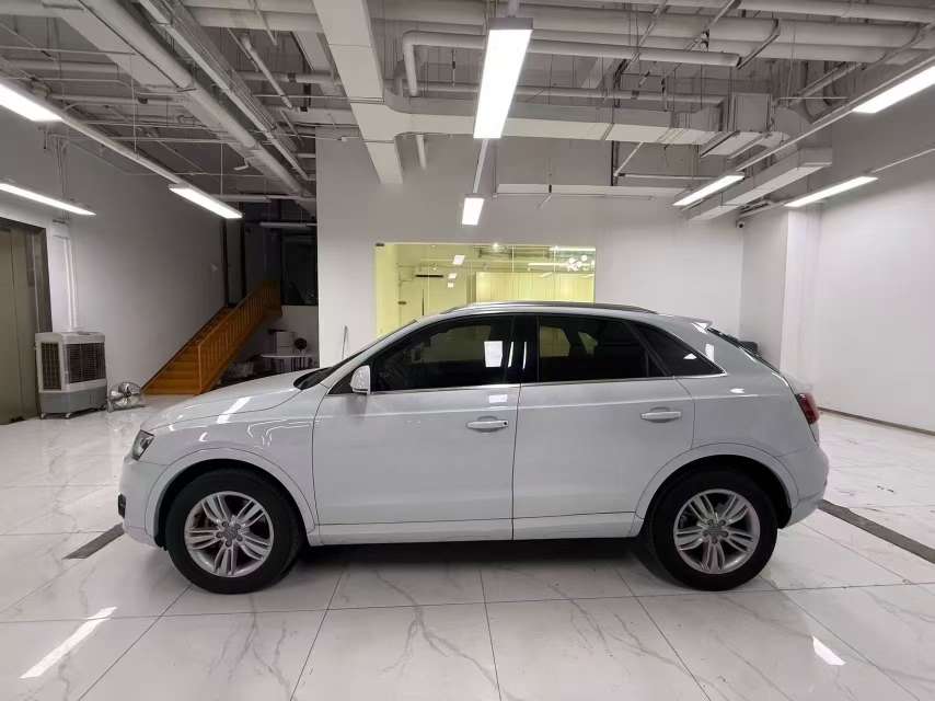 Audi Q3 35 TFSI Million Commemoration Comfort Edition 2.0T 4