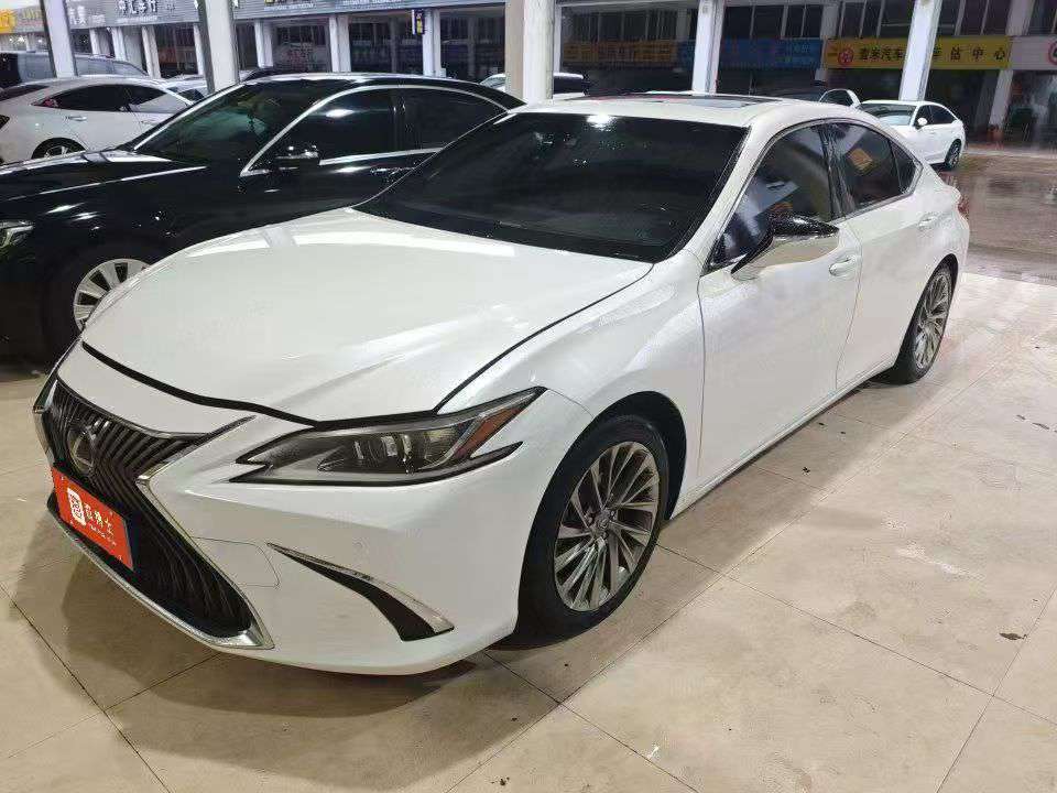 Lexus ES 2020 2.5 Excellence Edition