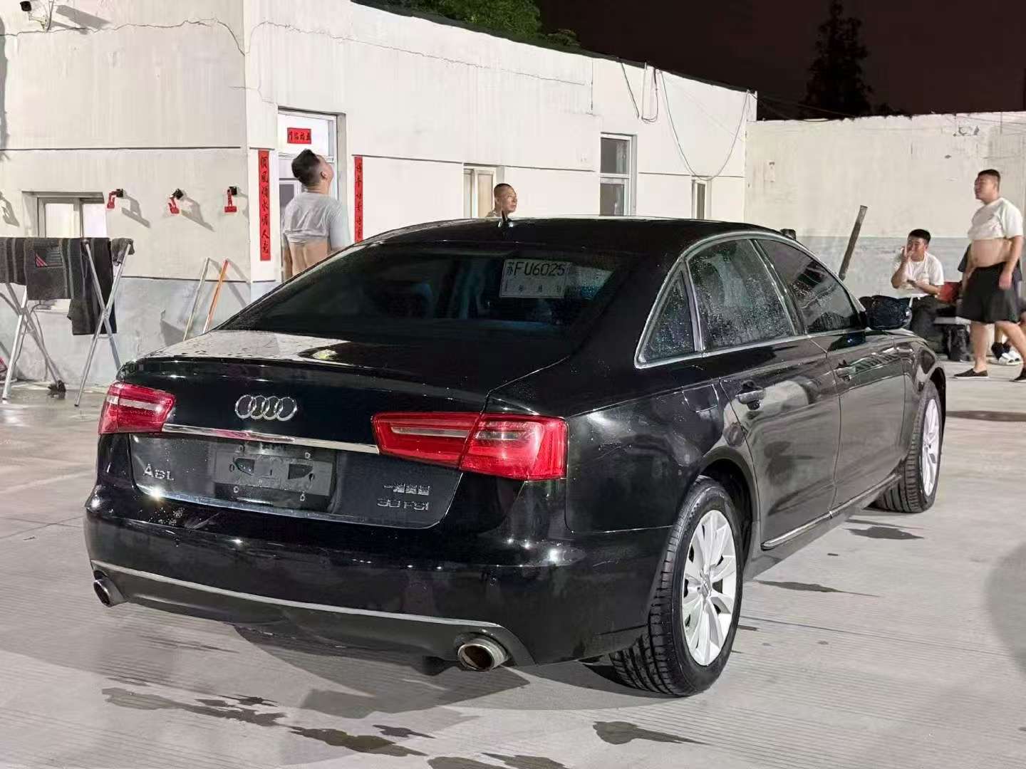 Audi A6 2.5L Automatic Sunroof Four-Seat Heating Hot/Cold Cup Holder 8