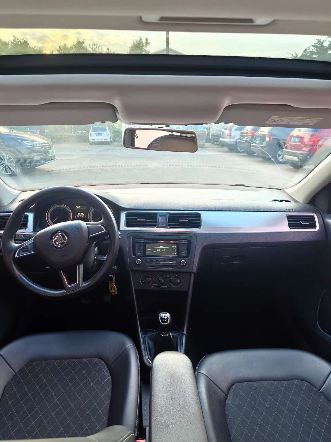 Skoda Rapid 1.6L Manual Sunroof High Trim 8