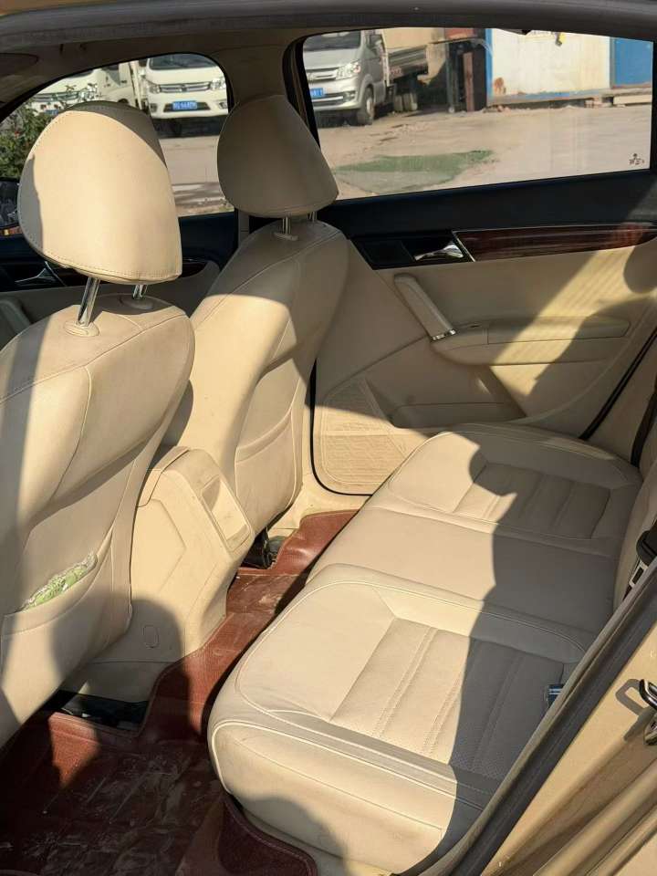 Volkswagen Lavida 6