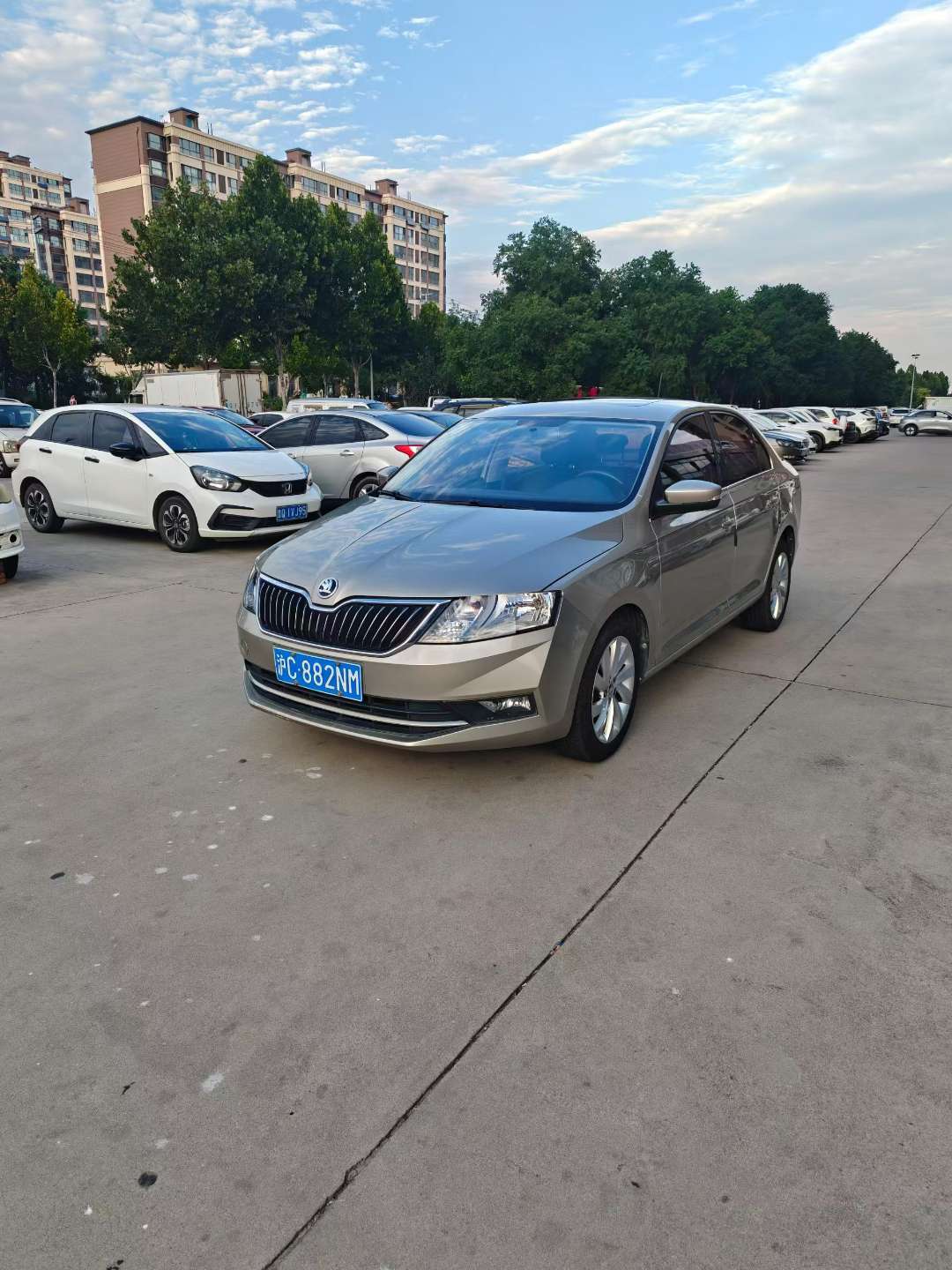 Skoda Rapid 1.6L Manual Sunroof High Trim